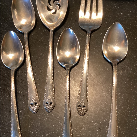 Serving pieces - Picture 2 of 11